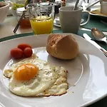 Rose Bed & Breakfast