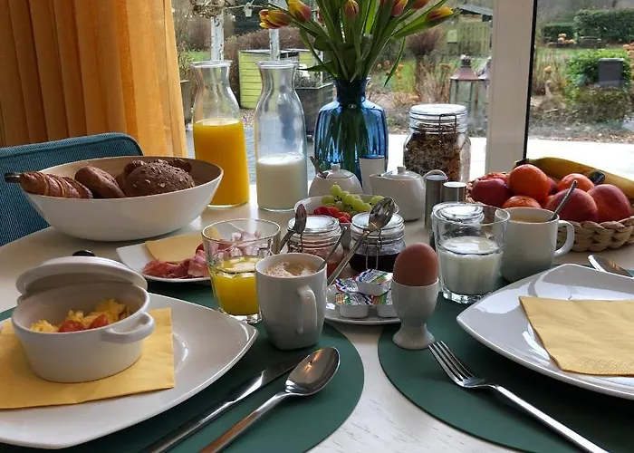 Rose לינה וארוחת בוקר 3*